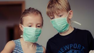Primăria Buzău va împărţi 10.000 de măşti locuitorilor din cartierul în care s-a impus carantina