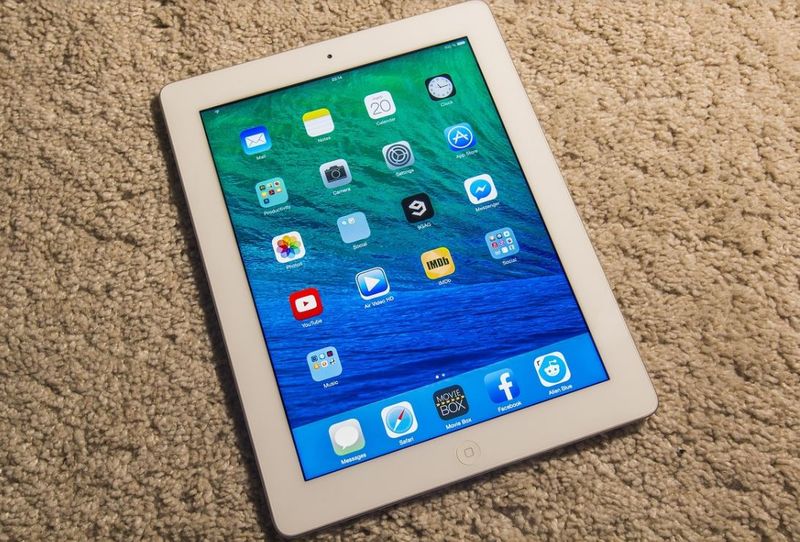 Orban anunţă că se vor aloca bani pentru achiziţionarea de tablete pentru elevi