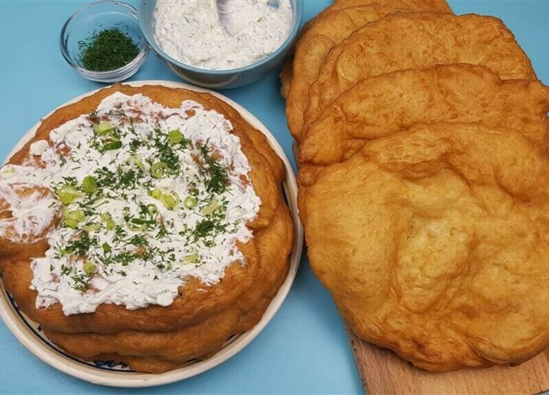 langosi reteta gogosi umplute cu branza