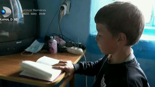 Reportaj cutremurător! Cum arată școala online pentru copiii din satele din România: „Cea mai mare dorință e să am și eu curent electric”