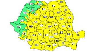 Cod galben de vânt puternic şi ploi torenţiale, marţi, în cea mai mare parte a ţării