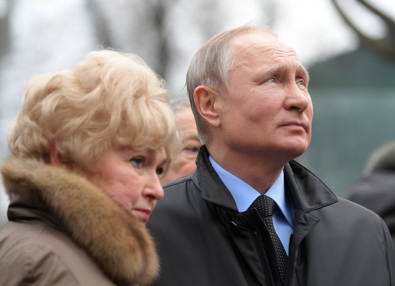 Putin autorizează o ieşire din izolare