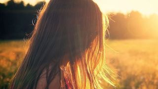  Un șofer a &icirc;ntreținut relații intime cu o fată de 14 ani 