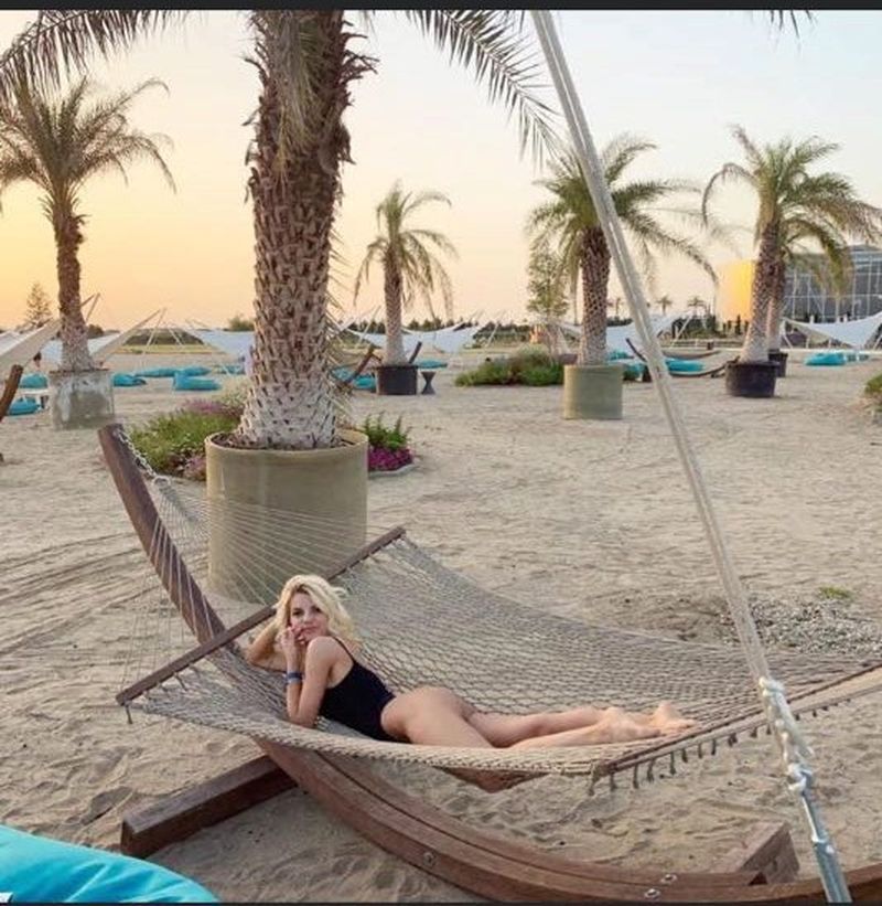 bogdan mocanu și jador cu fetele la hotel