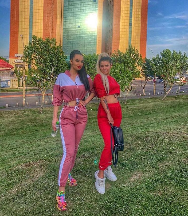 bogdan mocanu și jador cu fetele la hotel