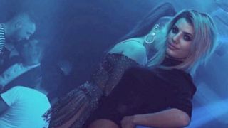 isabela și jador la hotel