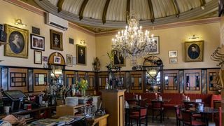 Orașul din Europa &icirc;n care locuitorii vor primi 50 de euro pentru a merge la restaurante