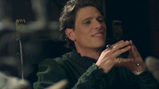 De la brutar la actor de succes. Matteo Martari, cel care &icirc;l interpretează pe Francesco de Pazzi &icirc;n &bdquo;Familia Medici: Conducătorii Florenței&rdquo;, are o viață demnă de un roman