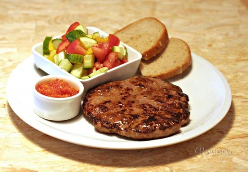 reteta plescavita sarbeasca