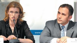 Lovitură teribilă pentru soțul bancher al Alinei Gorghiu! Lucian Isar a fost obligat de Tribunal să plătească o sumă uriașă băncii care îi dădea un salariu colosal!