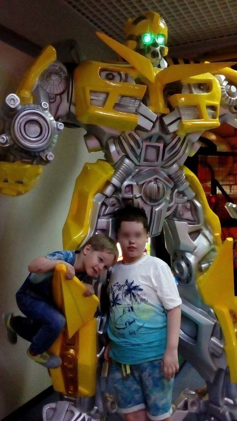  și-a înjunghiat de fratele de 15 ori