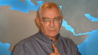 Un celebru prezentator tv a făcut un anunţ cutremurător: „Vârsta, bolile și propria-mi inconștientă m-au lăsat fără picioare. De-abia reușesc să ajung la toaletă și niciodată nu știu dacă voi mai reuși să mă ridic de pe vas” EXCLUSIV