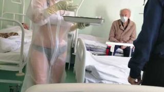 Ce a spus un deputat rus după ce a văzut o asistentă &icirc;n bikini: &bdquo;Le-a trezit pacienţilor de sex masculin dorinţa de a trăi&rdquo;