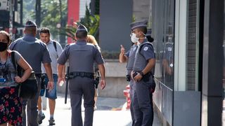 Şapte curse aeriene, organizate de autorităţi pentru repatrierea unor români din Spania, Franţa şi Marea Britanie