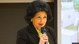 Fostă consilieră a Vioricăi Dăncilă, arestată preventiv împreună cu soţul său