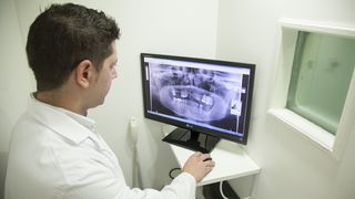 &Icirc;ncă un medic, din Rom&acirc;nia, a fost depistat cu coronavirus