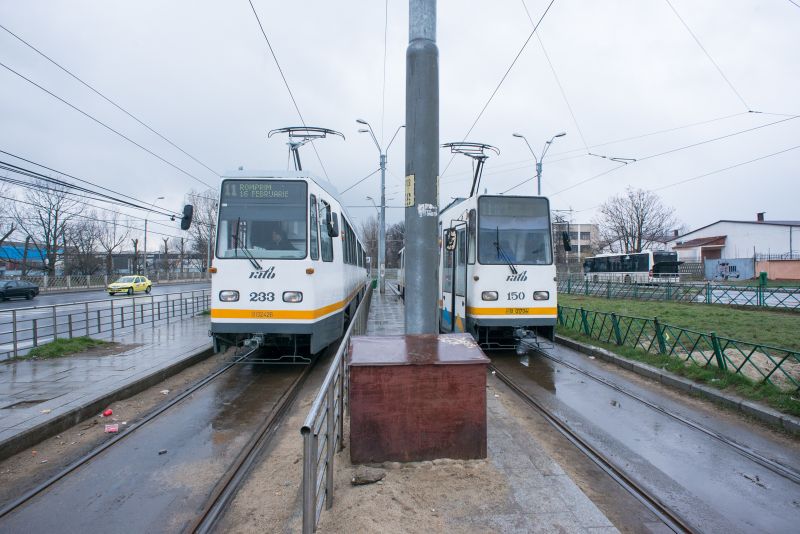 Două tramvaie s-au ciocnit în Bucureşti