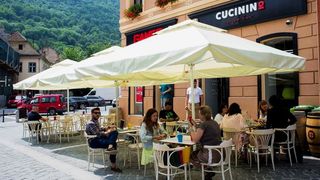 Când se deschid terasele, hotelurile şi restaurantele din România? Anunţul făcut de Virgil Popescu