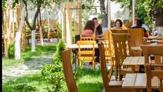 Când se deschid terasele,  hotelurile şi restaurantele din România? Anunţul făcut de Virgil Popescu