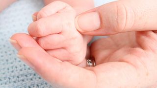 Caz tragic &icirc;n Bistriţa-Năsăud: Copil de doi ani, opărit cu lapte