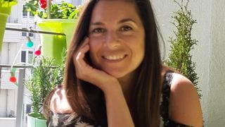 Românca Alexandra Paucescu face senzație în lume după ce a lansat cartea „Doar o soție de diplomat”