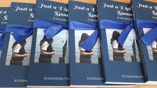 alexandra-paucescu-just-a-diplomatic-spouse-carte-amazon