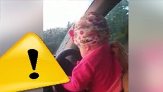 VIDEO | La un an, pusă la volan