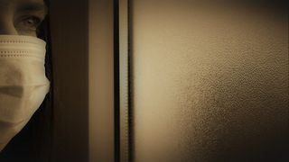 Organizaţia Mondială a Sănătăţii recomandă purtarea măştilor în caz de „transmitere generalizată” a virusului