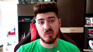 Premieră în lume! Se cere eliminarea totală a vloggerului Colo de pe Internet! Câți români au semnat scrisoarea către Youtube, Facebook și Instagram?