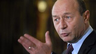 Băsescu: „Riscul de a ne întoarce într-o epidemie este încă foarte mare”