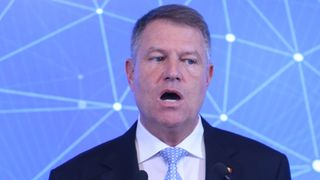 Iohannis, după ce a afirmat că &bdquo;ori eşti precaut, ori eşti prost&rdquo;: &bdquo;Am vrut să atrag atenţia asupra pericolului manipulării&rdquo;