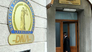 Primarul din Agigea şi secretara Primăriei, trimişi &icirc;n judecată de DNA Constanţa pentru fapte de corupție