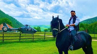 Jador de la „Puterea Dragostei” așa cum nu l-ați mai văzut niciodată. A lăsat deoparte mașinile de lux