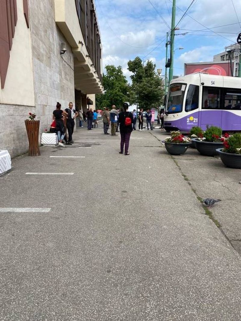 un tramvai a deraiat