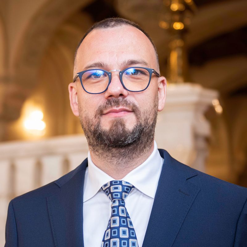 Klaus Iohannis Cosmin Gabriel Popp