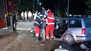 Dolj: Un bărbat a murit şi trei persoane au fost rănite &icirc;ntr-un accident provocat de un şofer băut