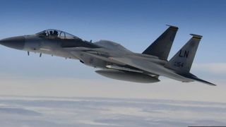 Accident aviatic pe mare. Pilotul avionului de v&acirc;nătoare american nu a fost găsit