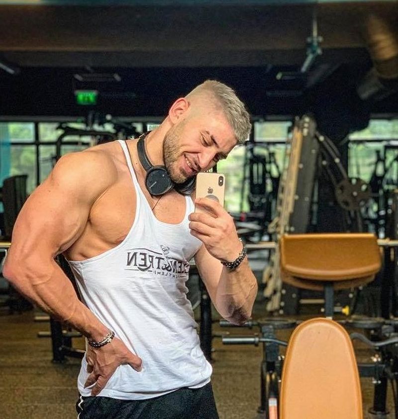 Andra Volos și Bogdan Mocanu  schimbați