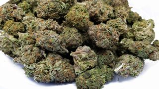 bărbat arestat cananbis