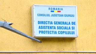 o mie de oameni fără salarii