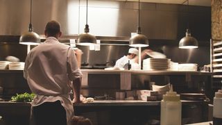 5 trucuri daca ai un restaurant si vrei sa castigi in fata competitiei