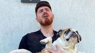 Vloggerul Colo și-a făcut c&acirc;inele influencer