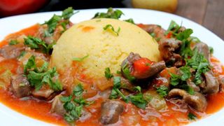 Tocaniță de pipote de pui, o reţetă delicioasă ca la mama acasă