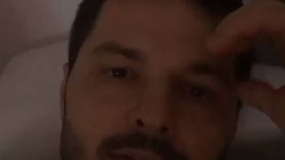 Liviu Vârciu, mesaj pentru fanii săi:"Sunt acasă, păzit de jandarmi!"