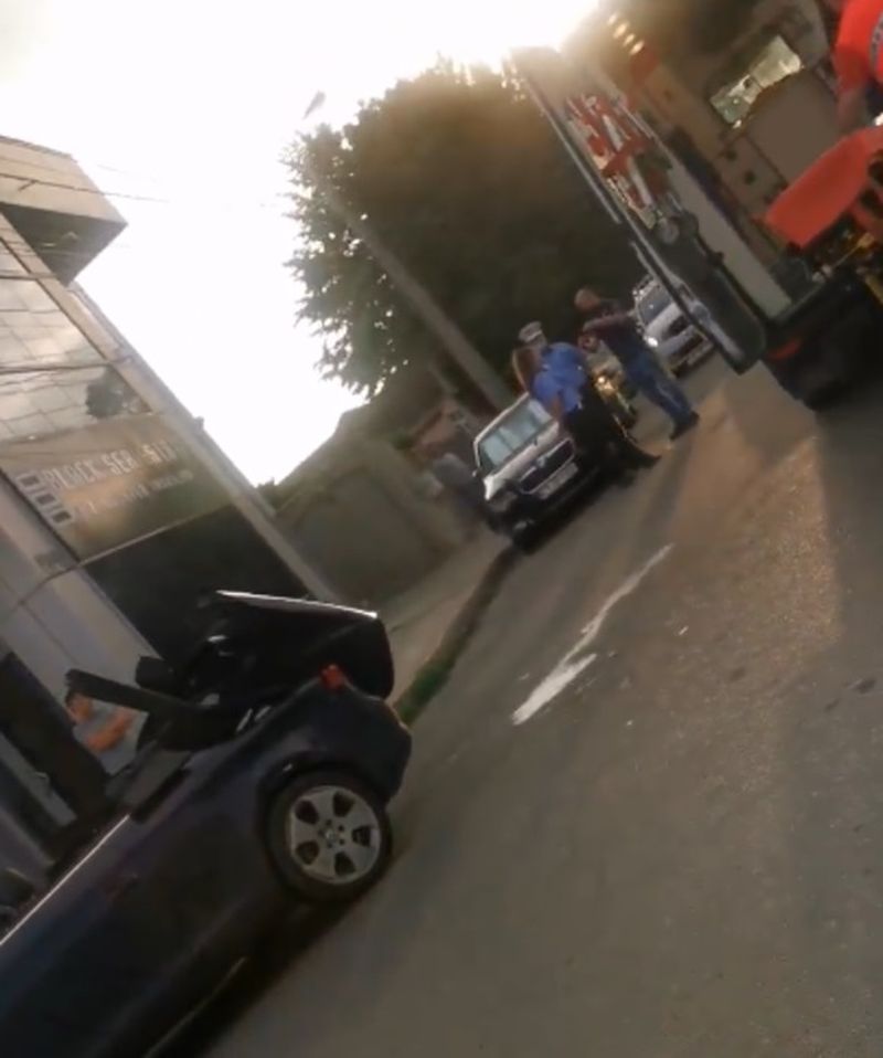 a prins capul în sistemul de decapotare