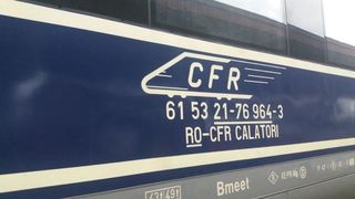 Inundațiile fac prăpăd în România. Căi ferate inundate și trenuri blocate