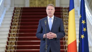 Sesizarea lui Klaus Iohannis privind modificările la Legea educaţiei legate de titularizare, admisă de Curtea Constituţională