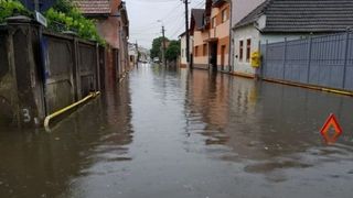 orban oameni inundații