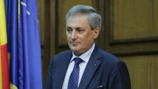 marcel vela pompier bebeluș