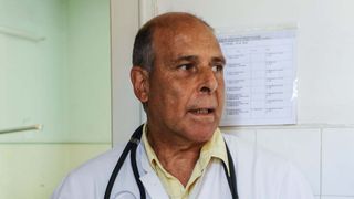 Medicul Virgil Musta: &bdquo;Poate că ar trebui să trecem şi noi, ca alte ţări, la carantinarea şi izolarea acestor focare&rdquo;